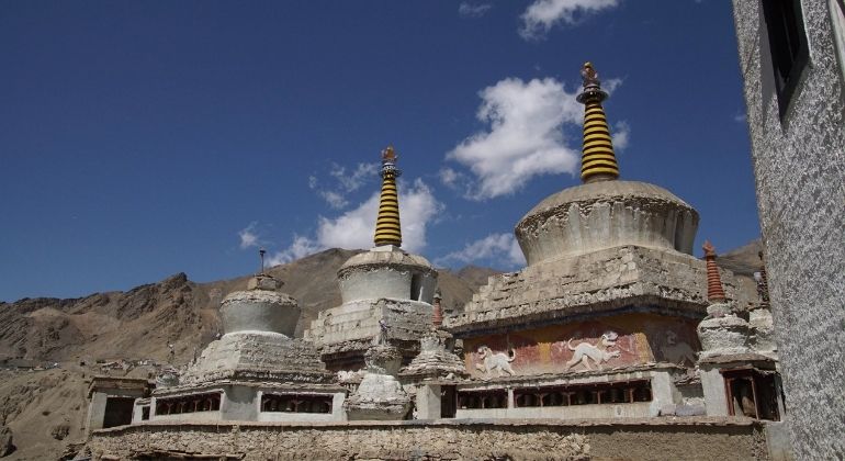 shantiStupa3